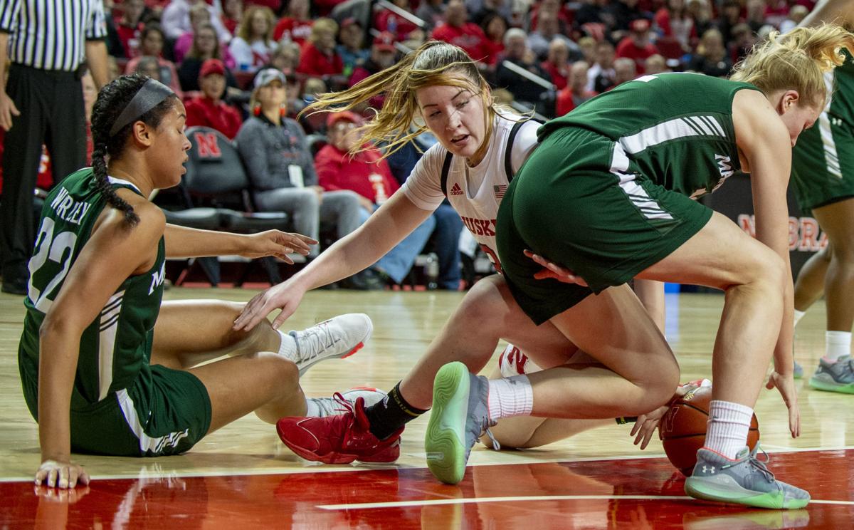 Beast Off The Bench For Nebraska Women S Basketball Team Goes Off