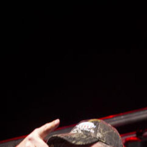 Larry The Cable Guy Recounts Arm Wrestling That Went Awry