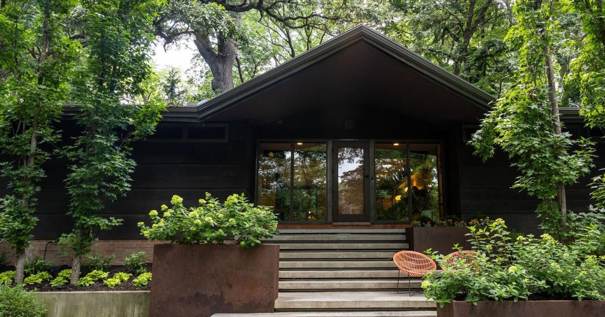 Midcentury modern house with California twist is part of Omaha home tour