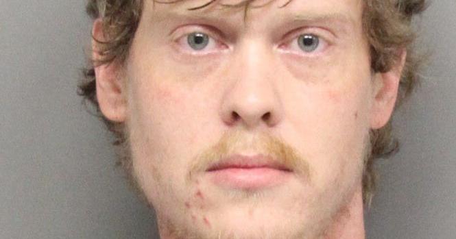 Lincoln man arrested after threatening 60-year-old woman with hammer ...