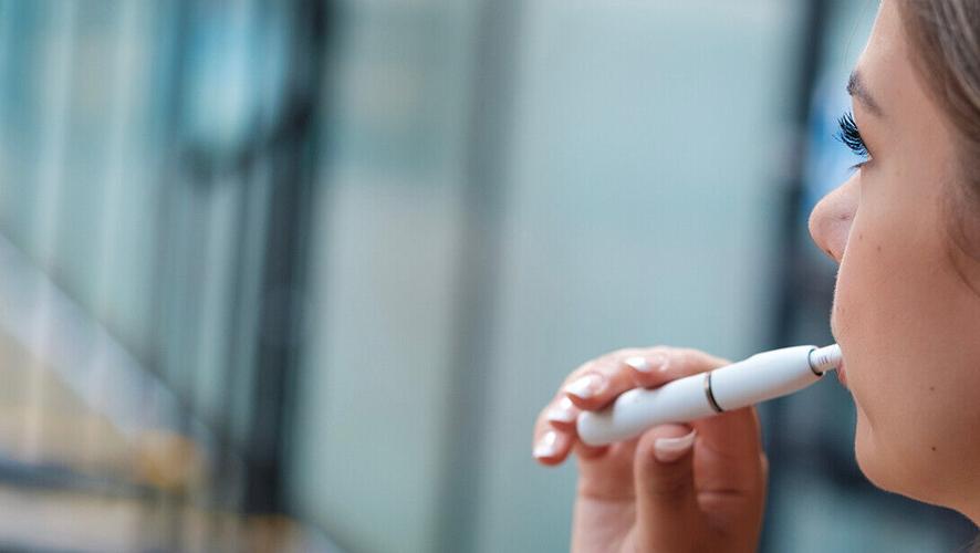 Fathers may play outsized role in shaping teen smoking, vaping habits