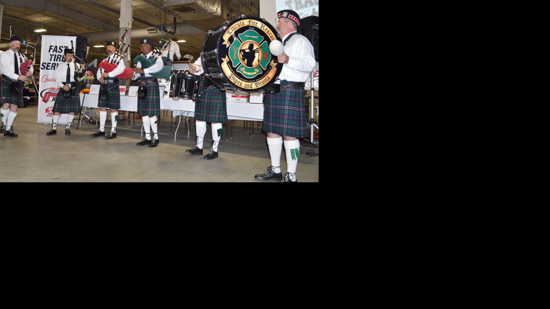 Lincoln Pipes and Drums band perform bagpipe entertainment