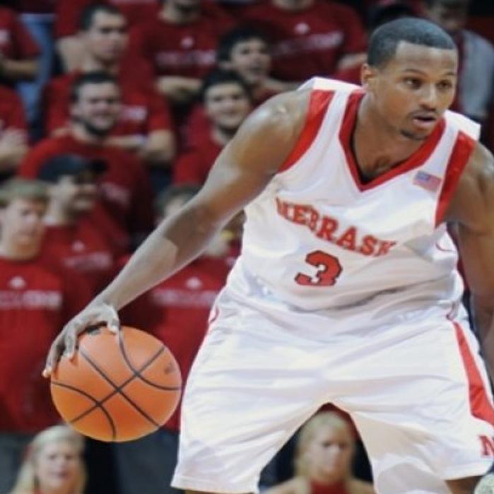 Richardson Giving More To Nu S Offense Defense Men S Basketball