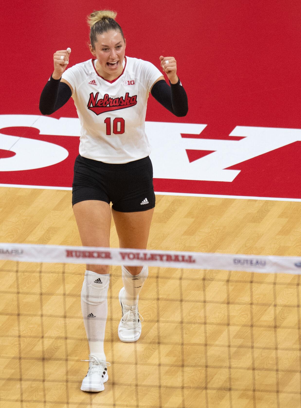 Nebraska volleyball drops from No. 1 in rankings despite 30 start