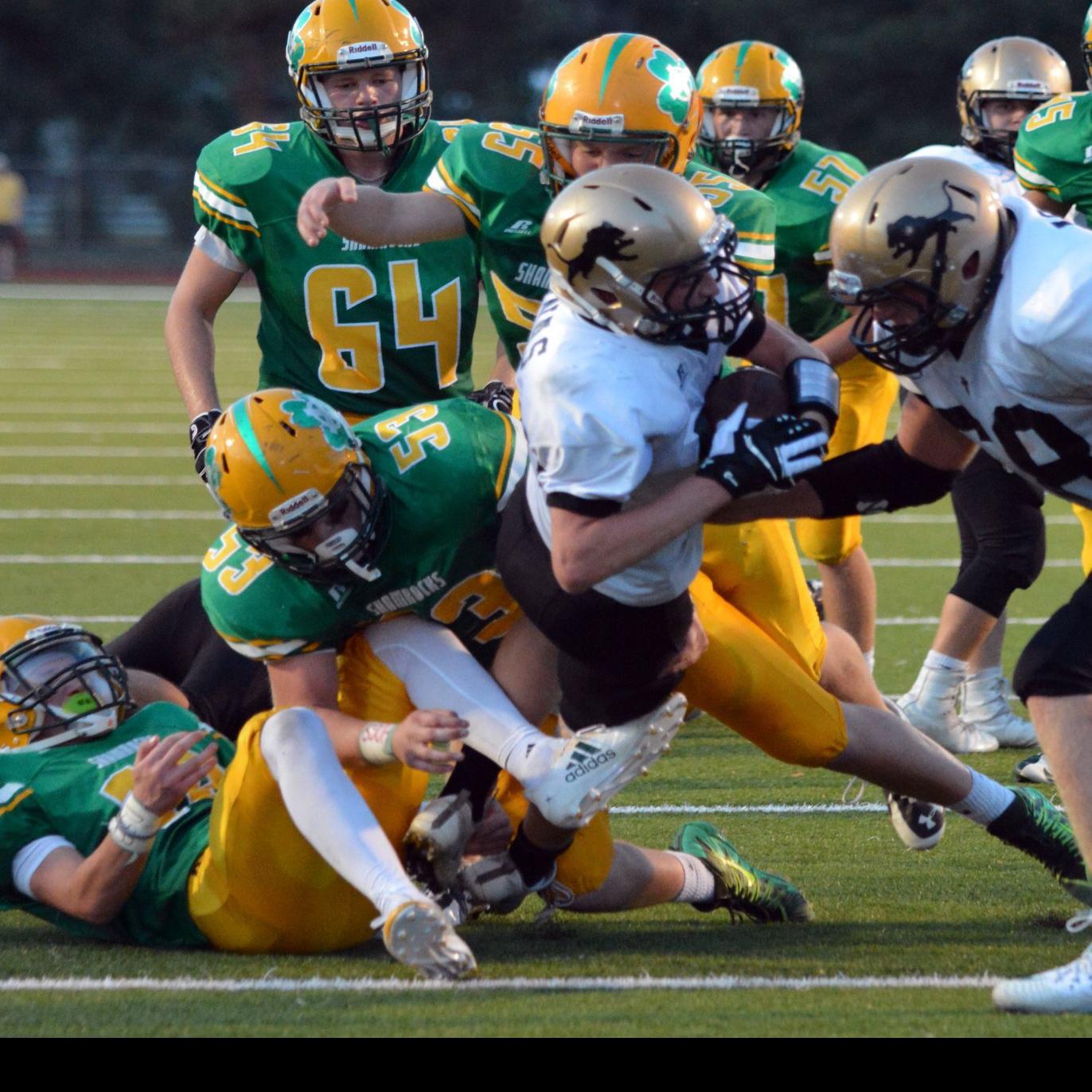 Prep Football Glance Aquinas Finds A Way To Turn Back Scotus