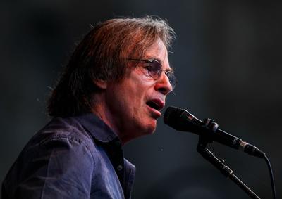 review jackson browne delivers