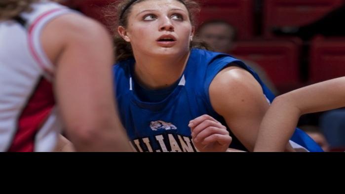 Notebook Connie Yori Says Jordan Hooper Is A Special Player