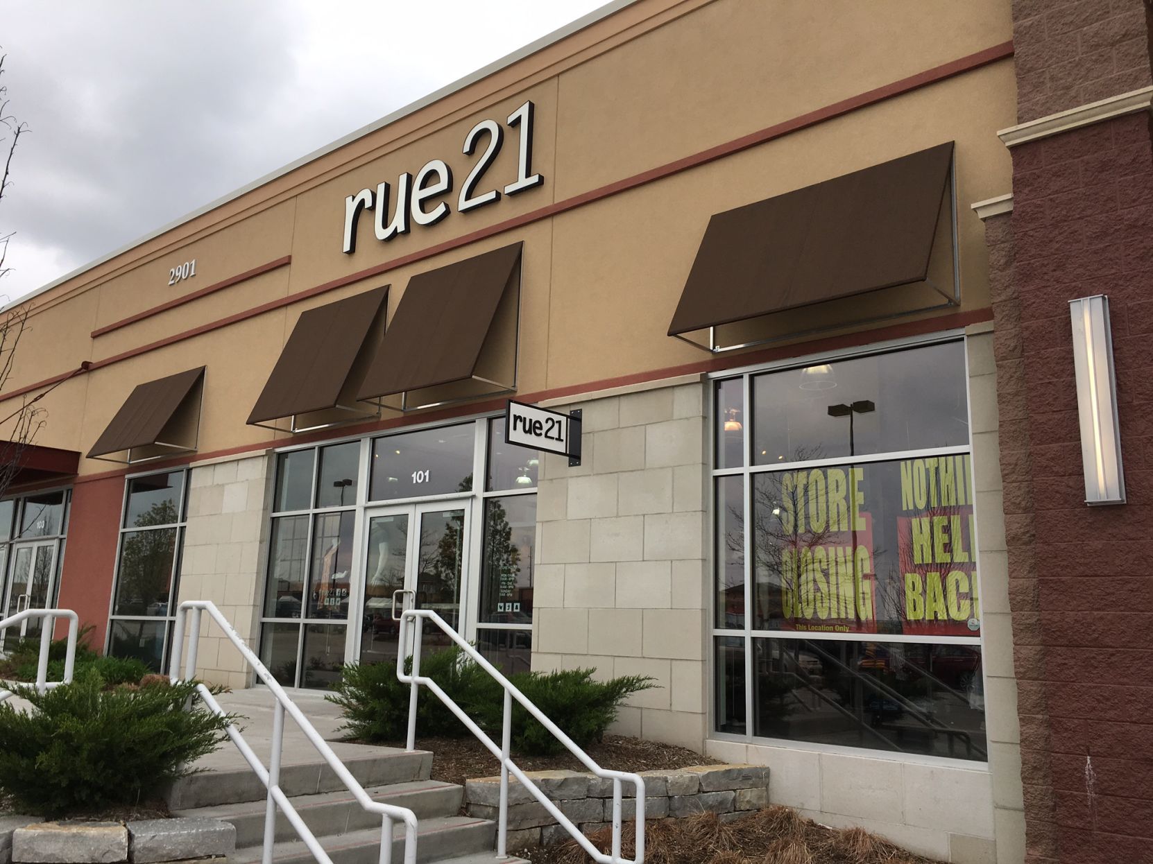 Rue21 sale store