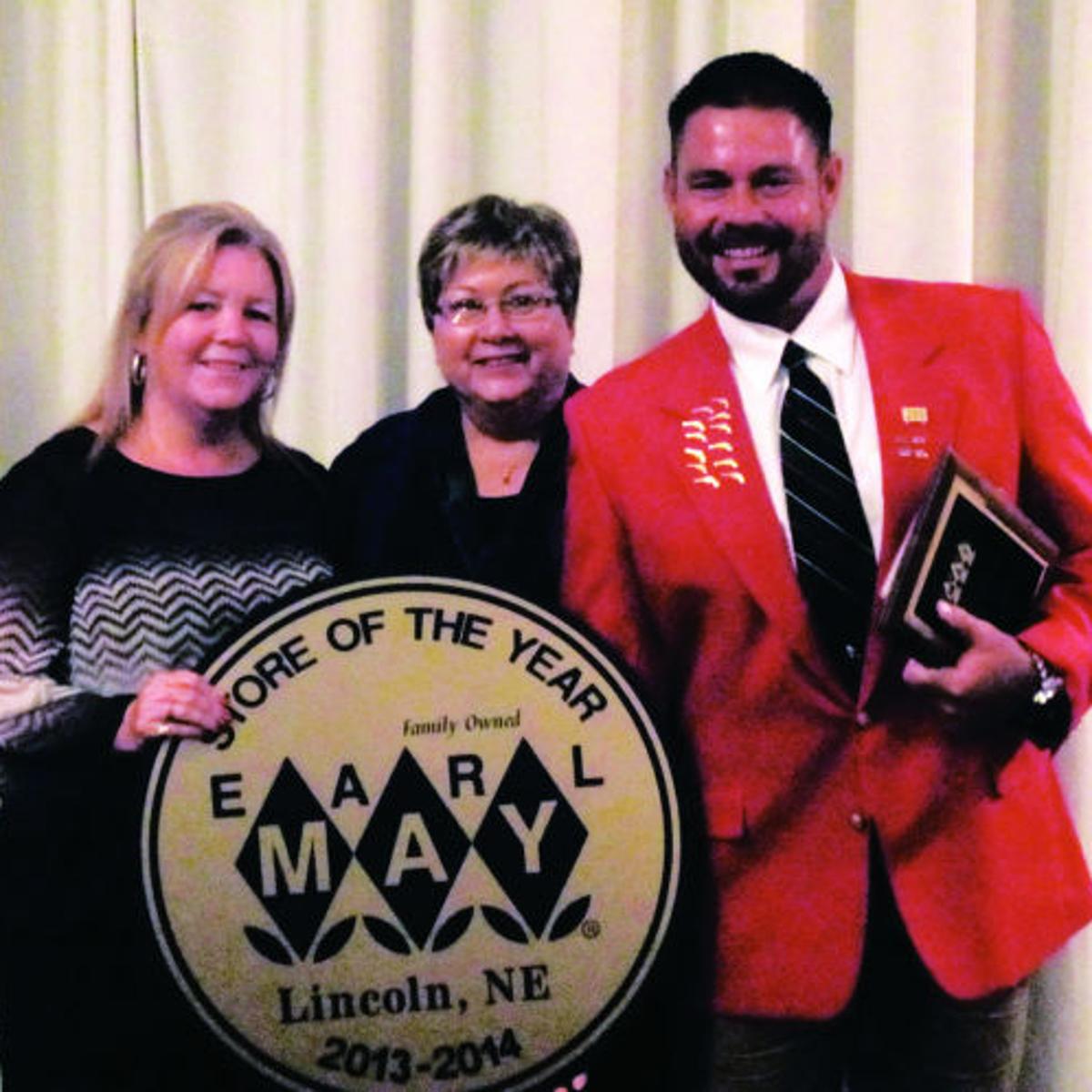 Earl May S Manager Of The Year Business Achievements Journalstar Com Earl May S Manager Of The Year