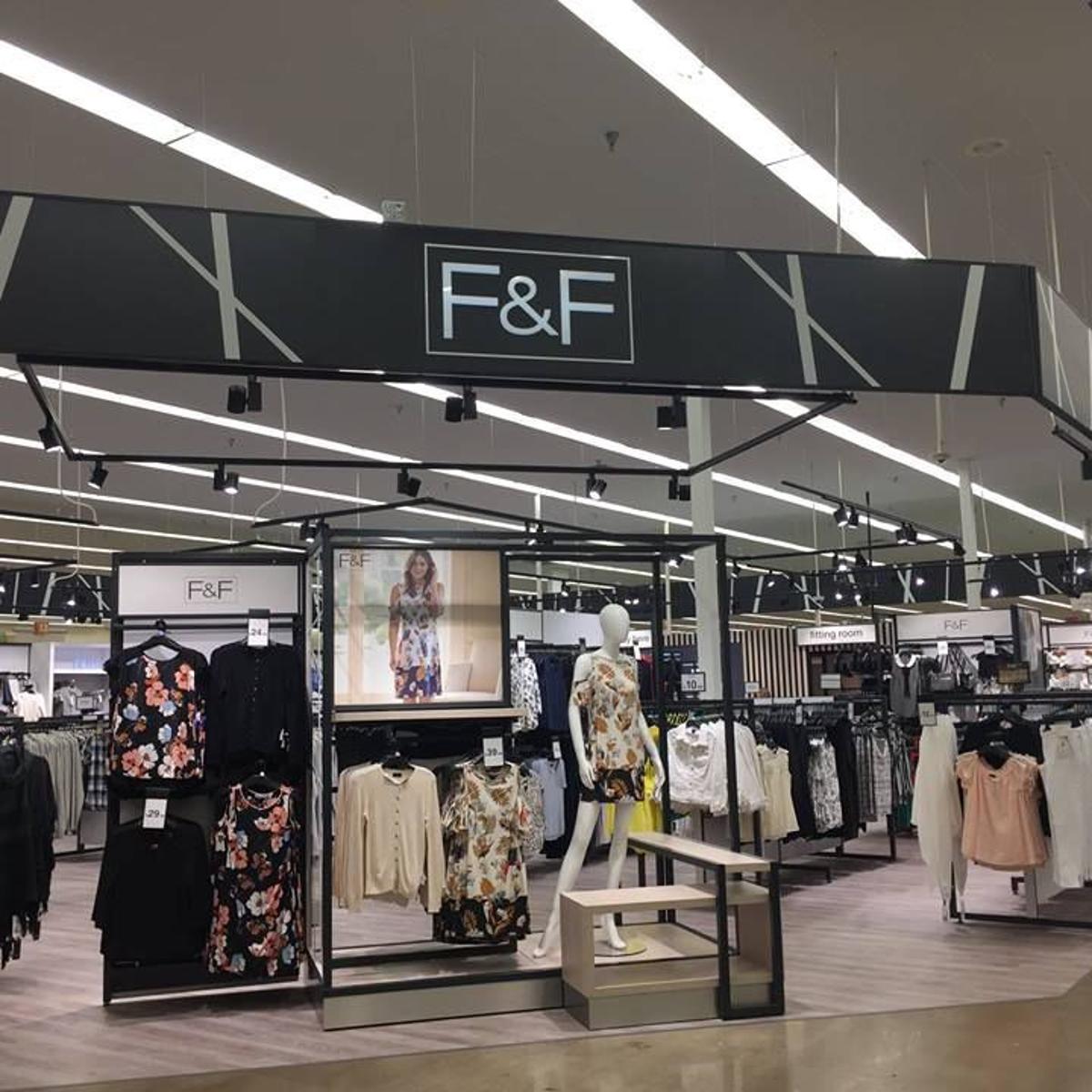 Hy Vee Announces New Clothing Partner Local Business News Journalstar Com