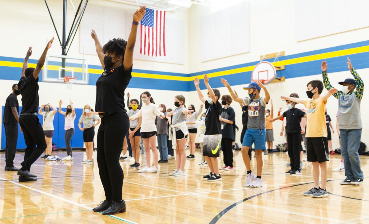 At Park Middle School The Art Of Stepping Catches On Fast Tiktok Trend Hits School Bathrooms In Lincoln Education Journalstar Com