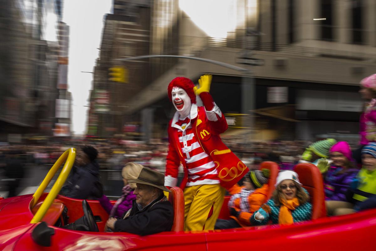 The Creepy Clown Trend S Latest Victim Is Ronald Mcdonald National News Journalstar Com