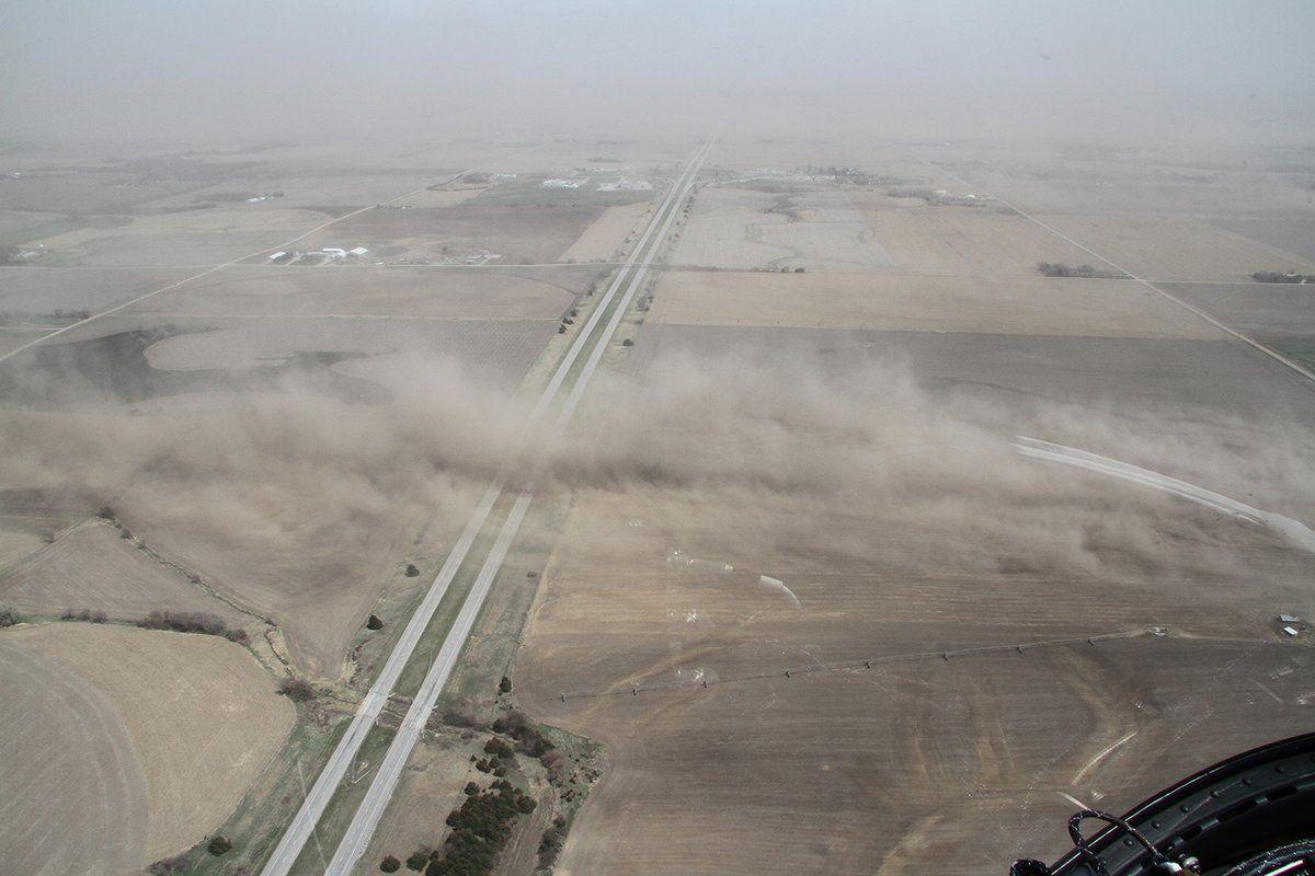 Blowing Dust Leads To Monday Mess On I 80 Prompts Rare Weather Service Warning Local Journalstar Com
