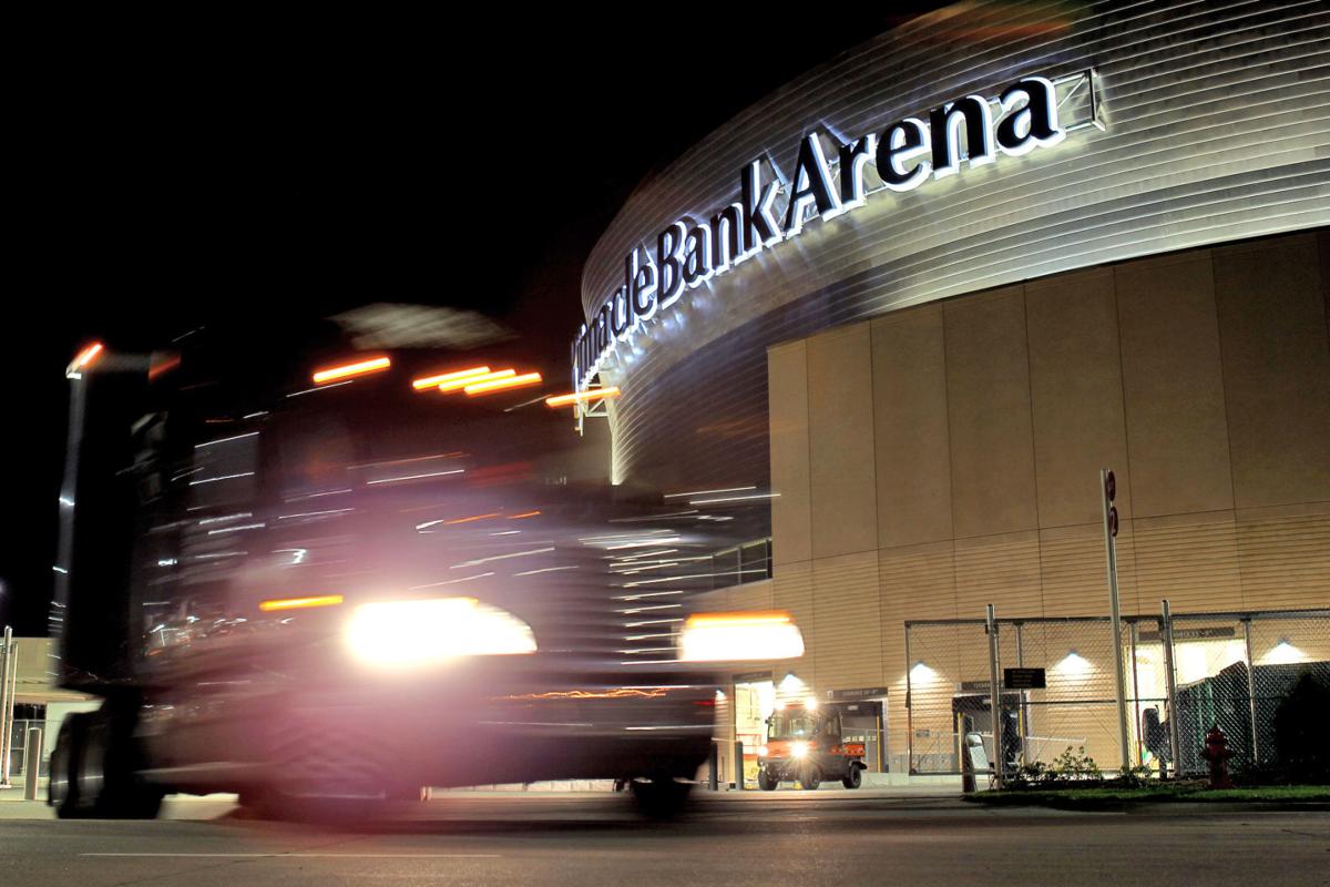 Pinnacle Bank Arena sign