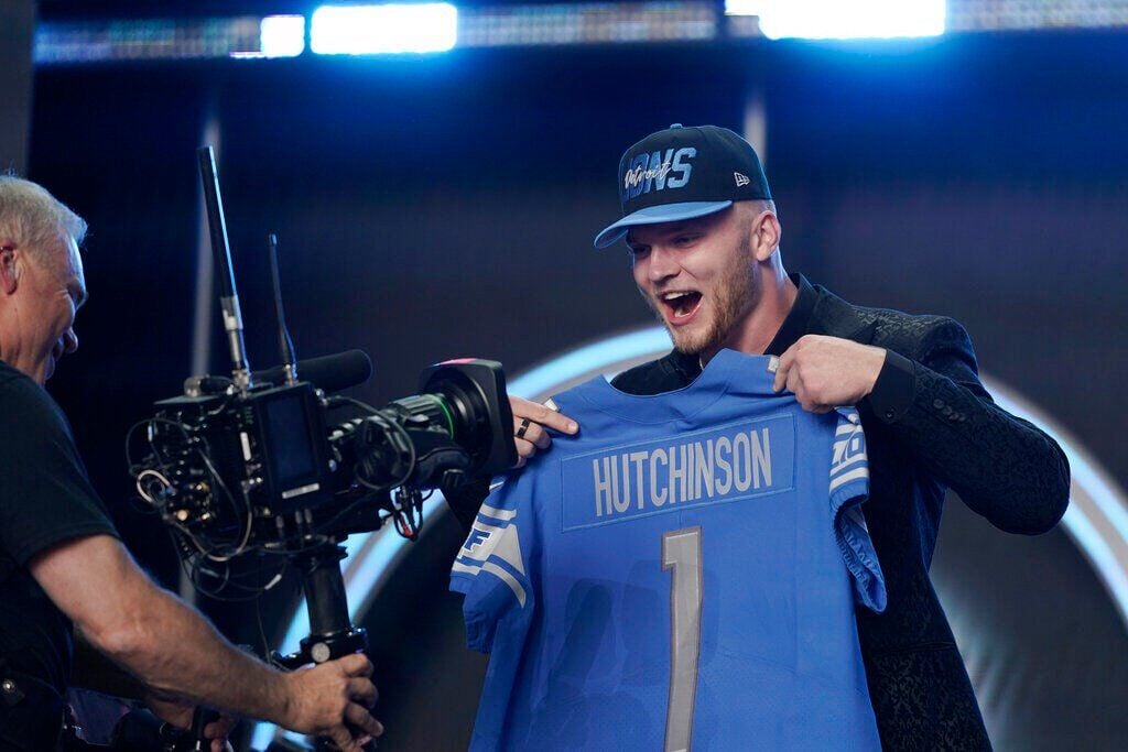 Notes: Watch this emotional video of Aidan Hutchinson on Draft Day