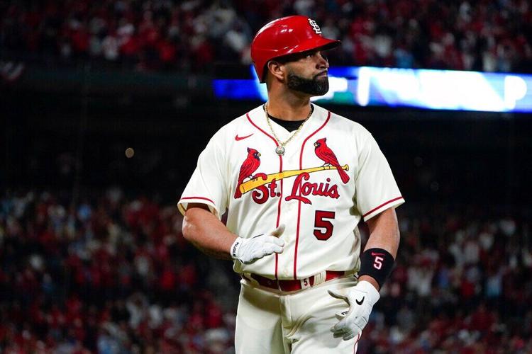 Cardinals face future without Pujols, Molina wearing red