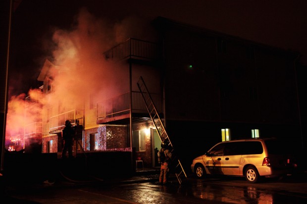 Fire badly damages southwest Lincoln apartment building