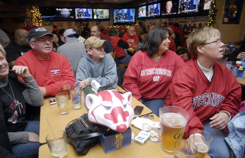 Best Wings, Best Sports Bar Buckets Pub