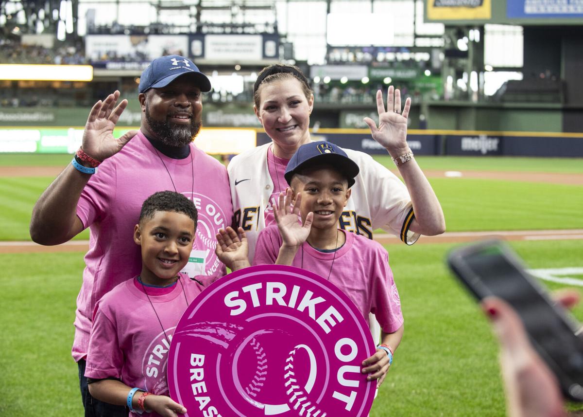 Astros go pink to celebrate Mother's Day