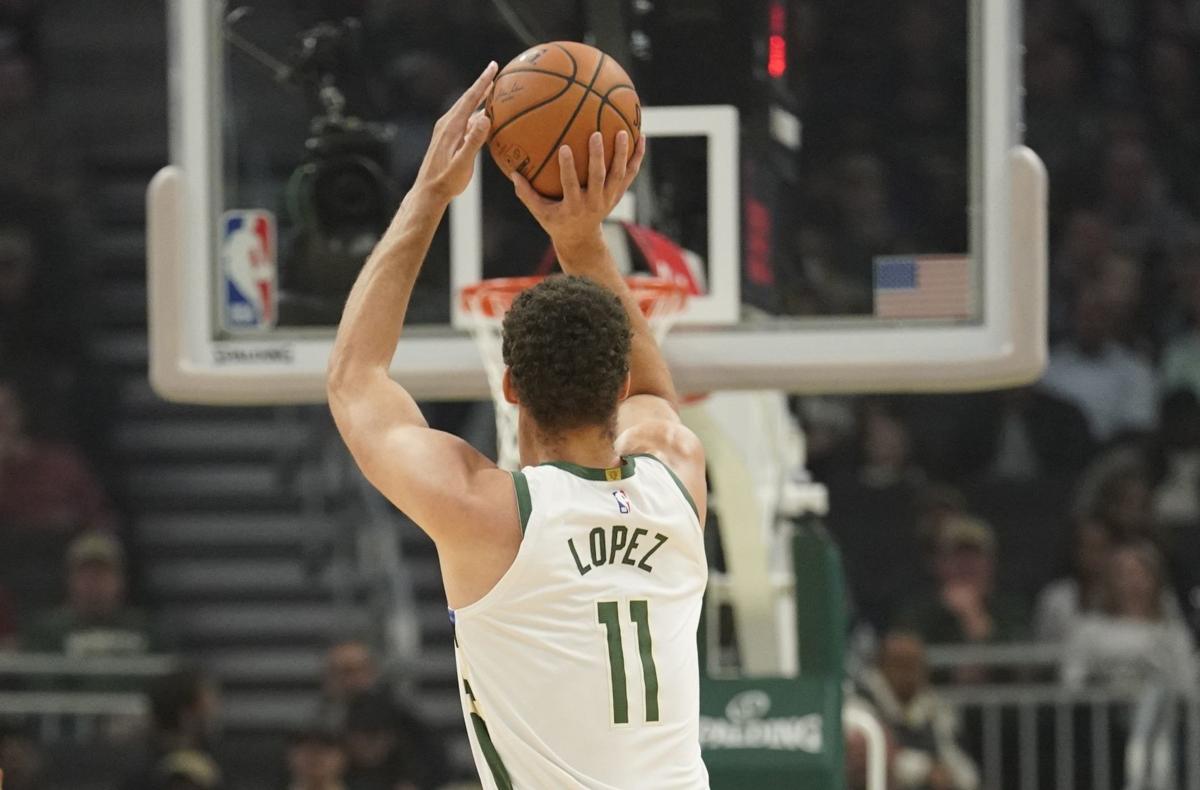 Bucks Lopez S 3 Pointers Have Become A Key For Milwaukee