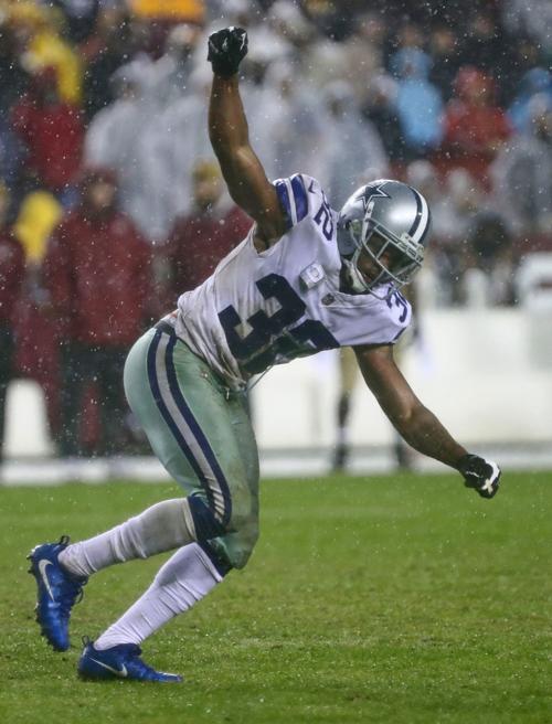 Dallas Cowboys cornerback Orlando Scandrick (32) celebrates after pressuring Washington Redskins kicker Nick Rose on a point after miss on October 29, 2017, at FedEx Field in Landover, Md.