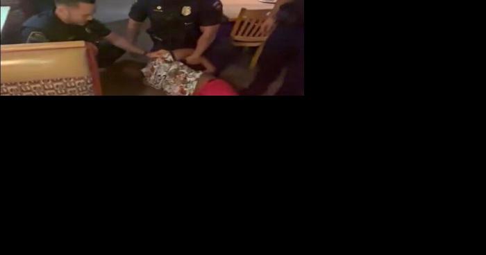 Workers say police force excessive in Applebee's arrest - Vimarsana News