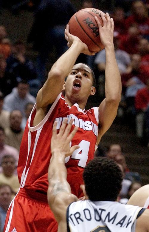 2004 Pittsburgh Tops Wisconsin In Second Round State And