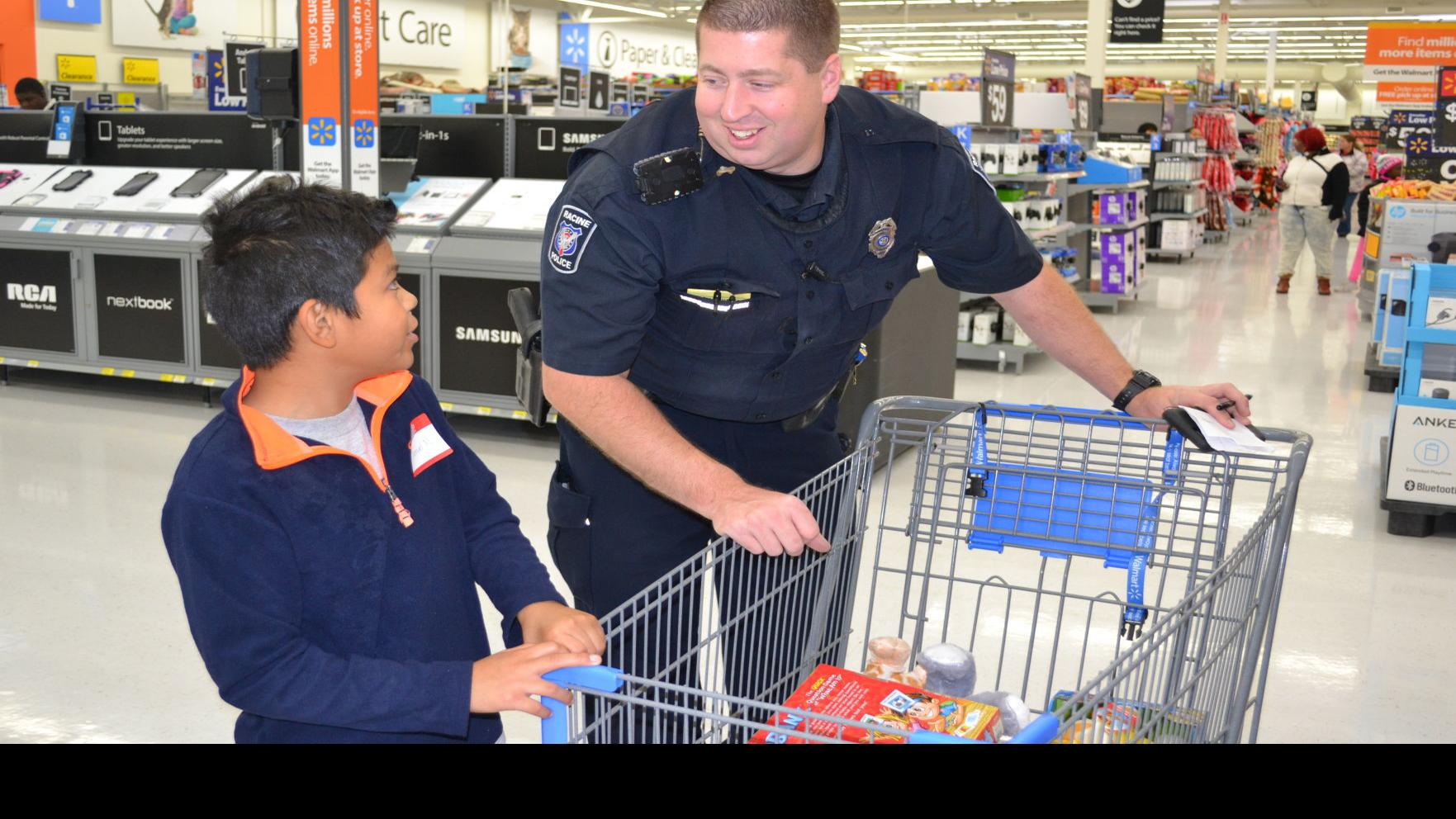 Shop With A Cop Benefits 58 Students Money Journaltimes Com