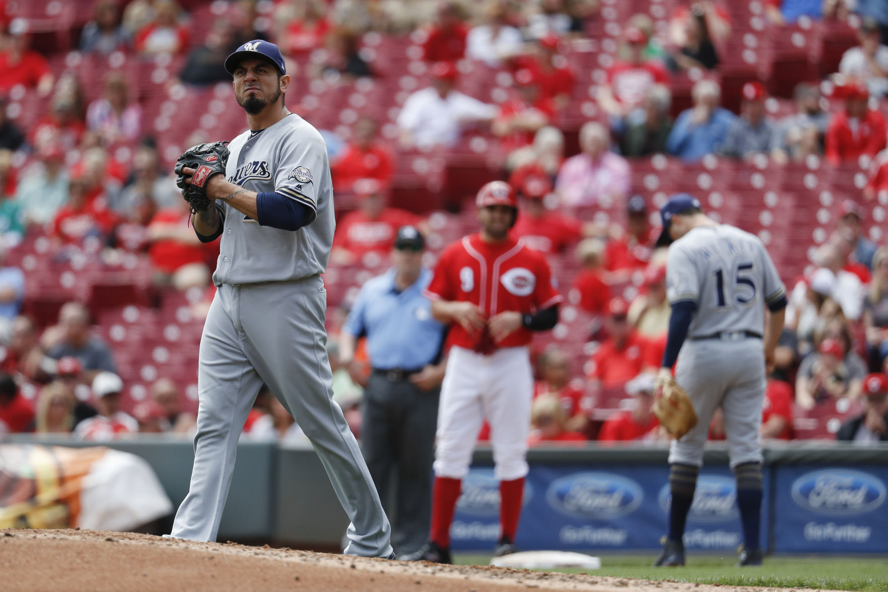 Cincinnati homer means walk-off win against Milwaukee Brewers
