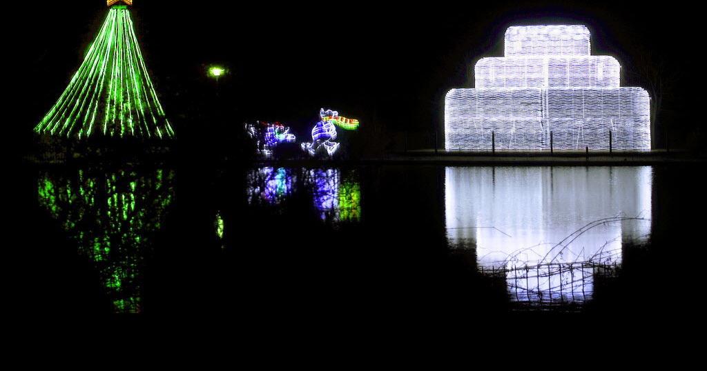 Racine Zoo holiday lights to be flipped on today