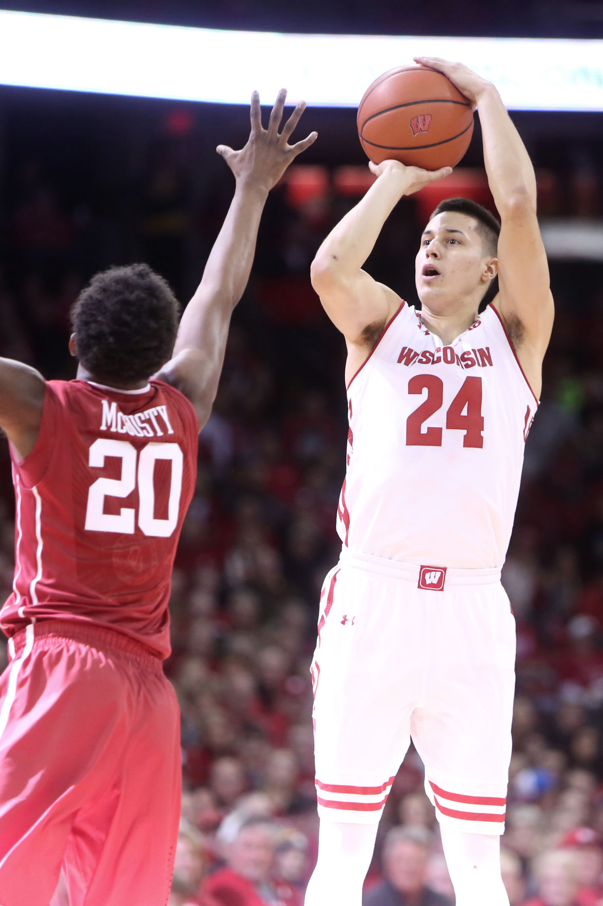 Badgers men�s basketball Nigel Hayes scores 28 points in