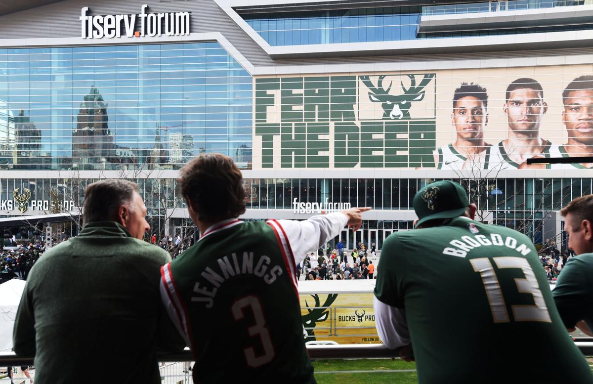 Why Lew Alcindor and the Milwaukee Bucks started the 1971 NBA playoffs in  Madison – Daily Local