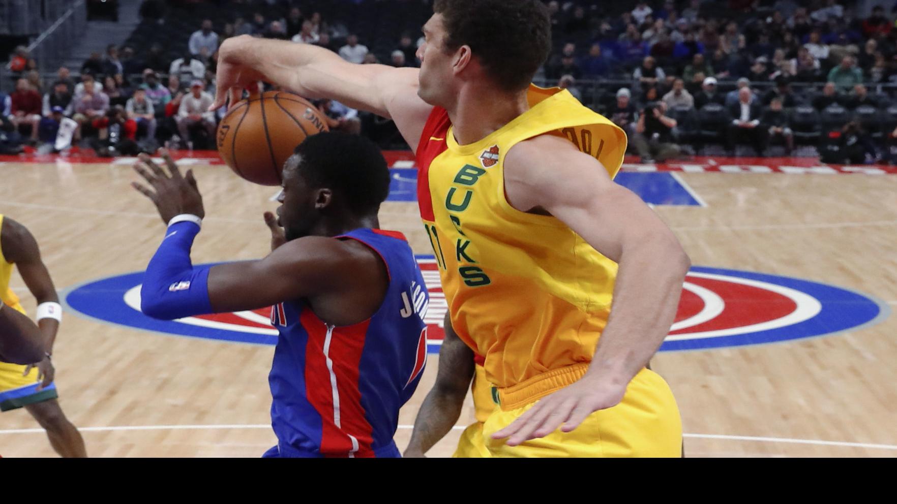Bucks Giannis Scores 21 Bledsoe 20 In 115 105 Win Over Pistons