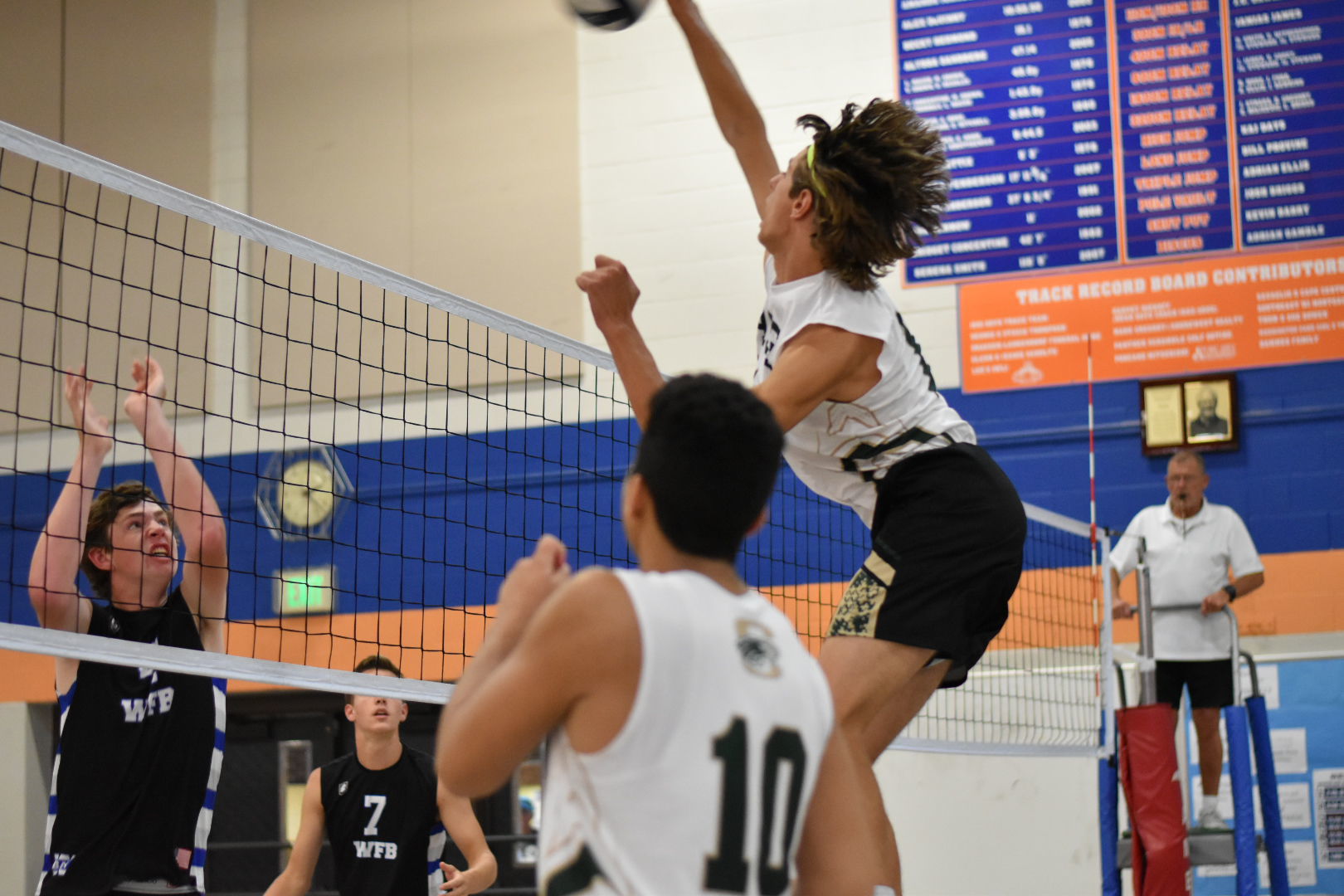 boys volleyball