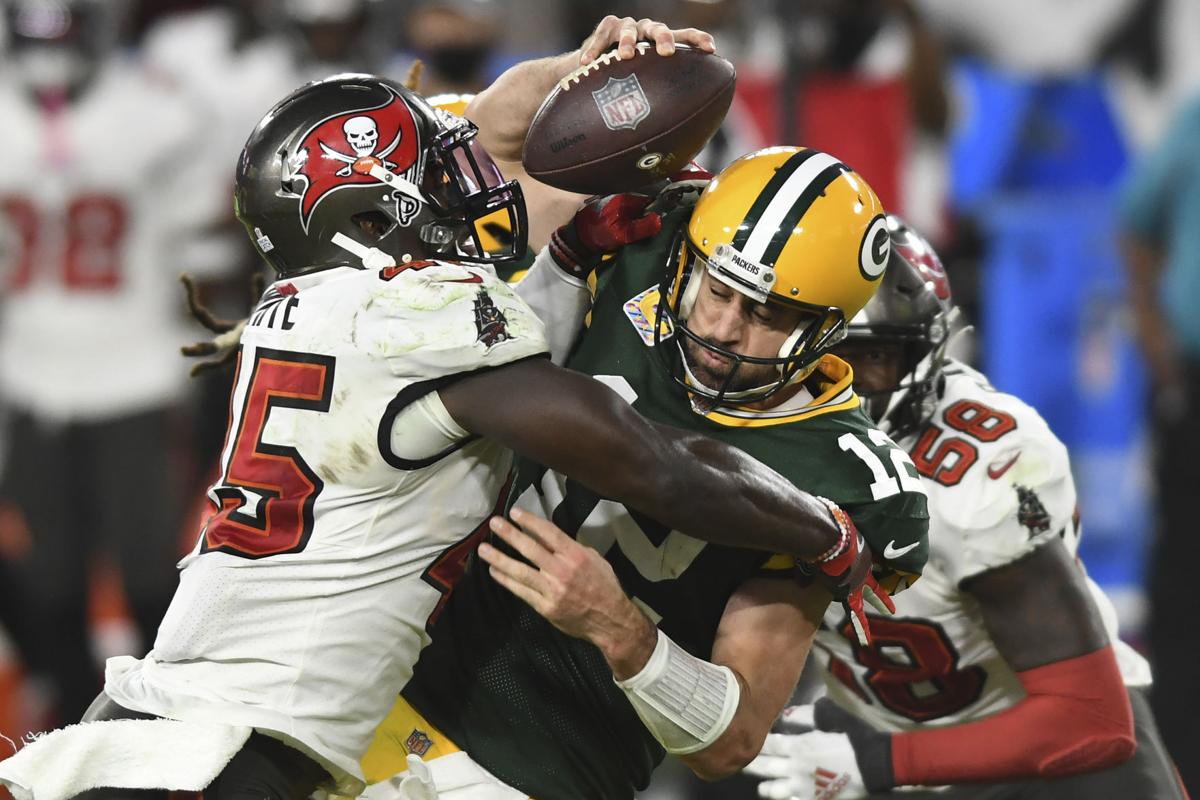 Brady Outplays Rodgers Buccaneers Rout Packers 38 10 Football Journaltimes Com