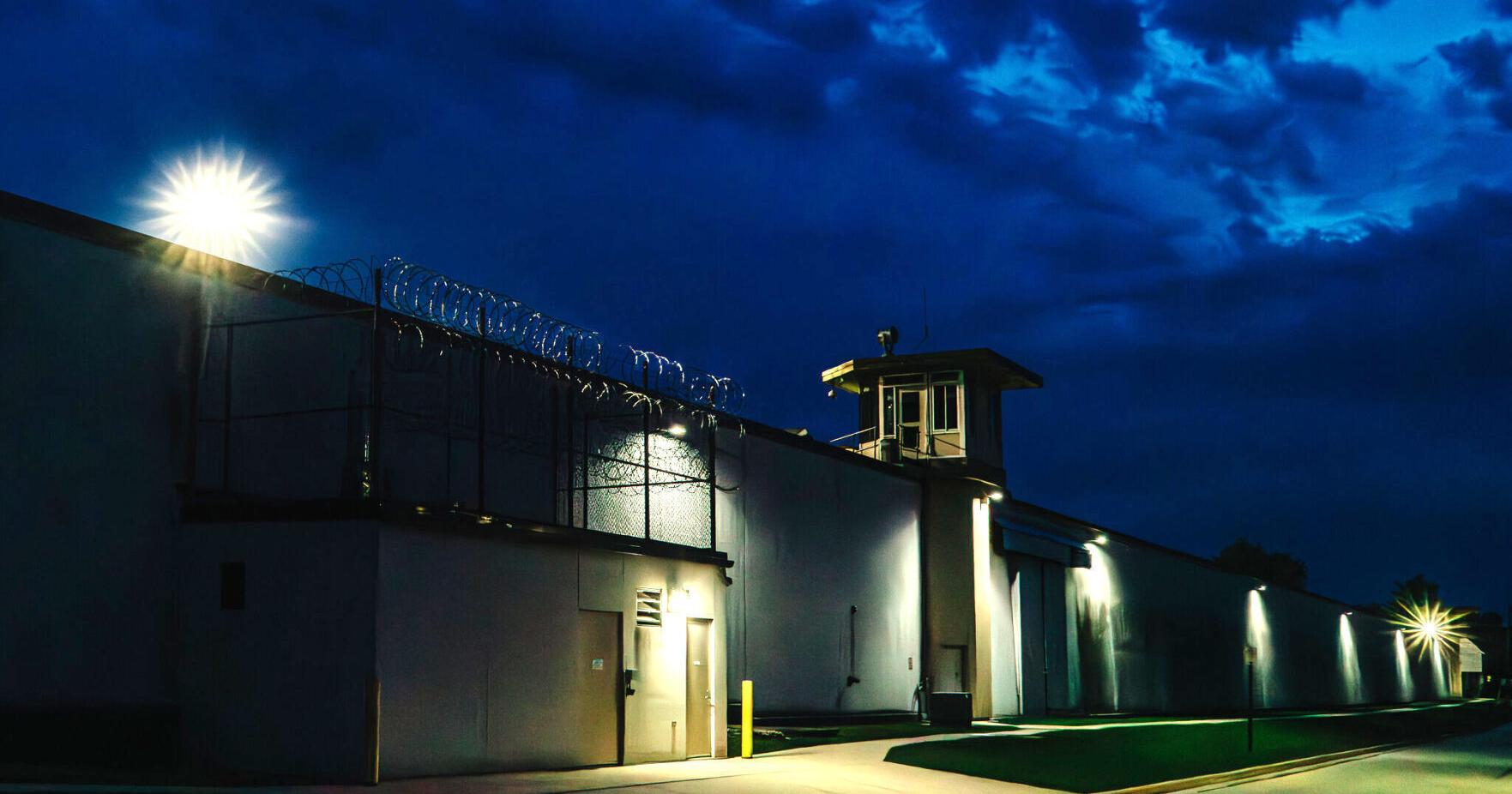 Waupun prison warden, 9 others, charged in inmate deaths - Vimarsana News