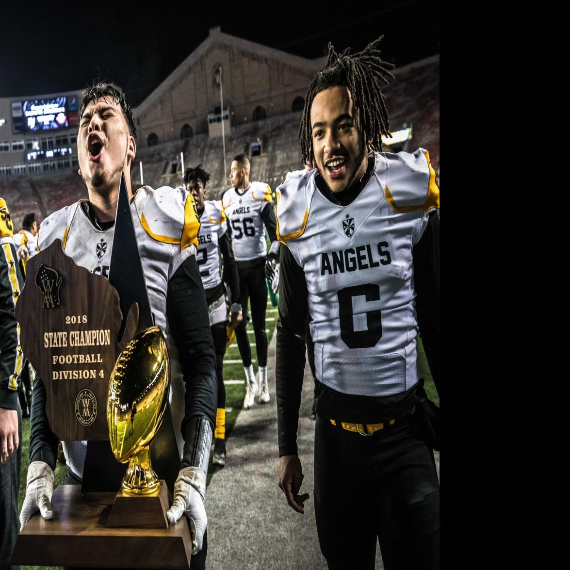 In Photos St Catherine S Wins Wiaa Division 4 State Football