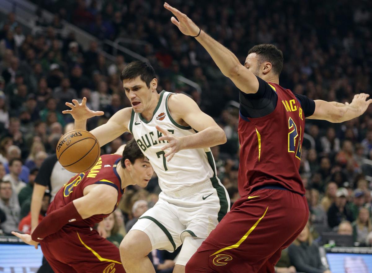 Bucks Middleton Scores 21 In 129 112 Win Over Cavaliers