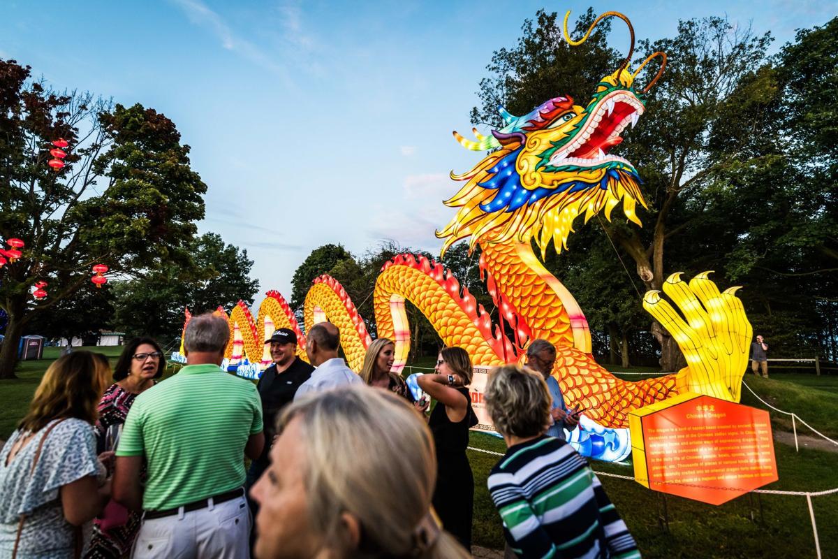 With video Racine Zoo illuminated by Chinese lantern display through