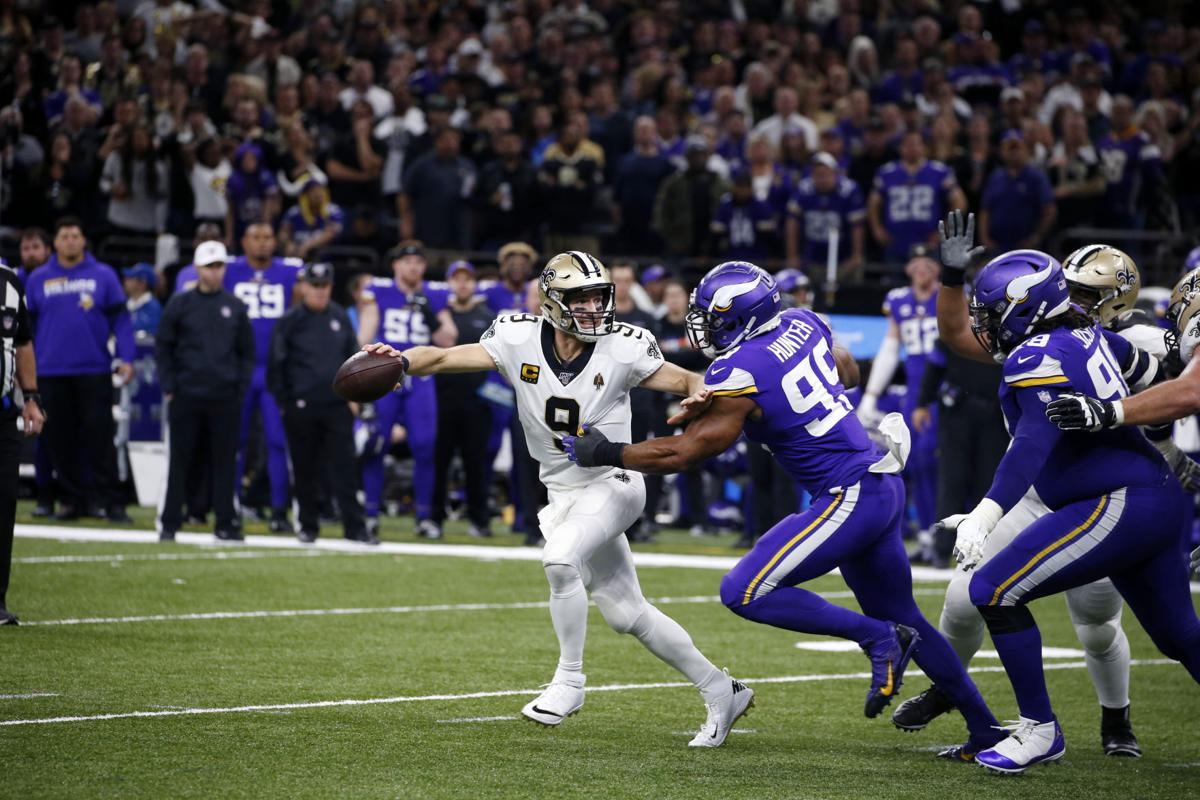 Vikings Saints Football