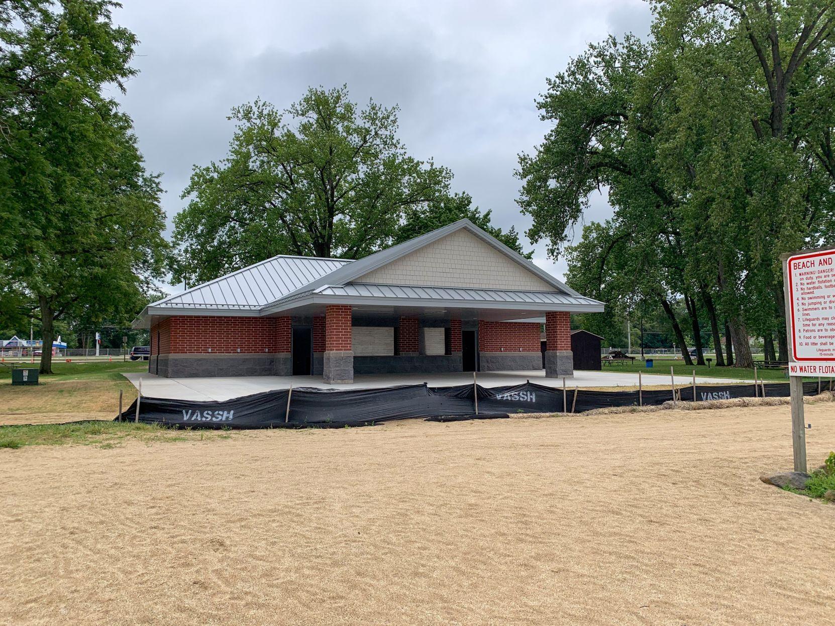Construction Finished On New Fischer Park Beach House On Browns Lake Open As Soon As This Weekend Local News Journaltimes Com