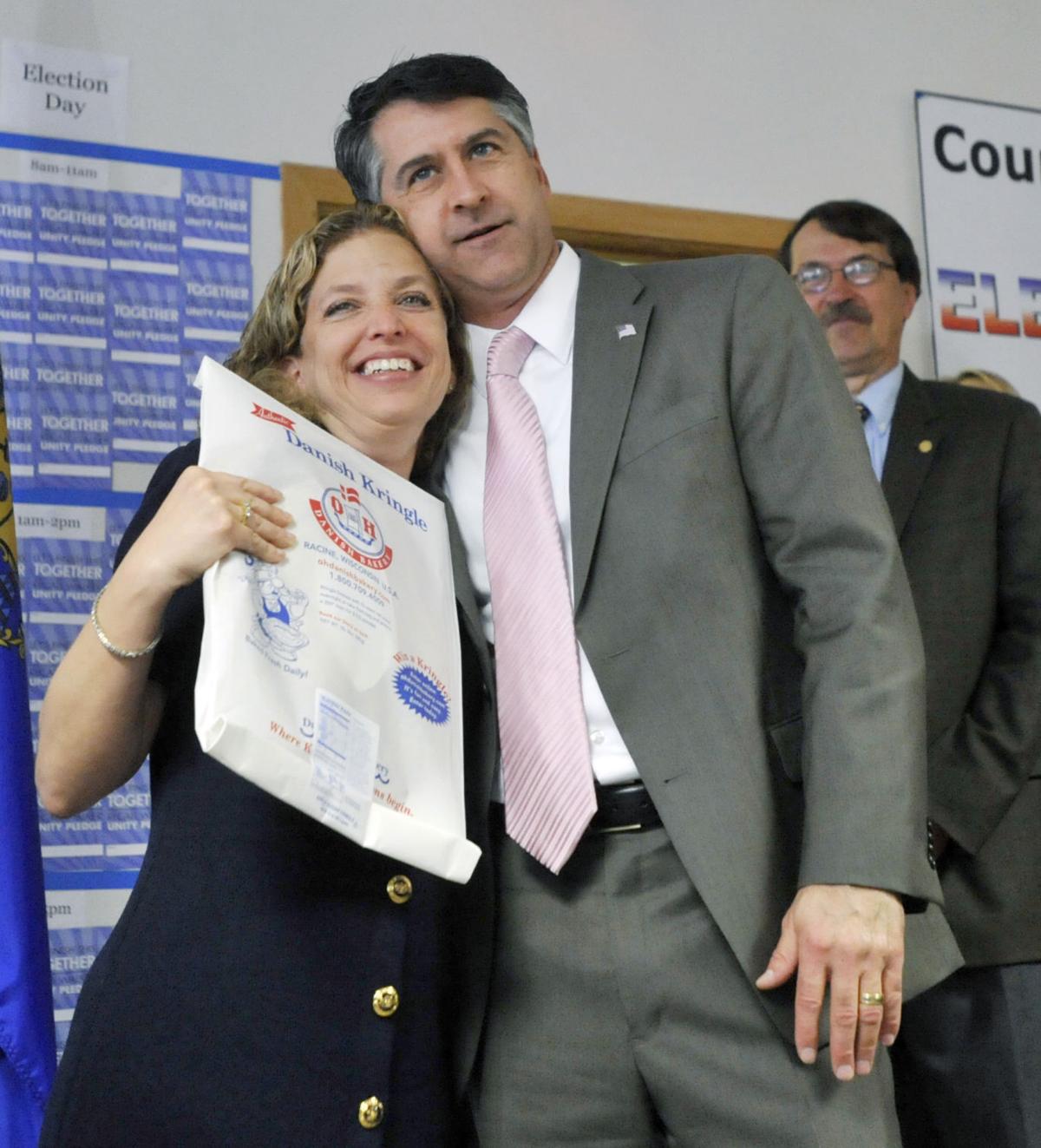 Jury finds former Racine Mayor Dickert not guilty of