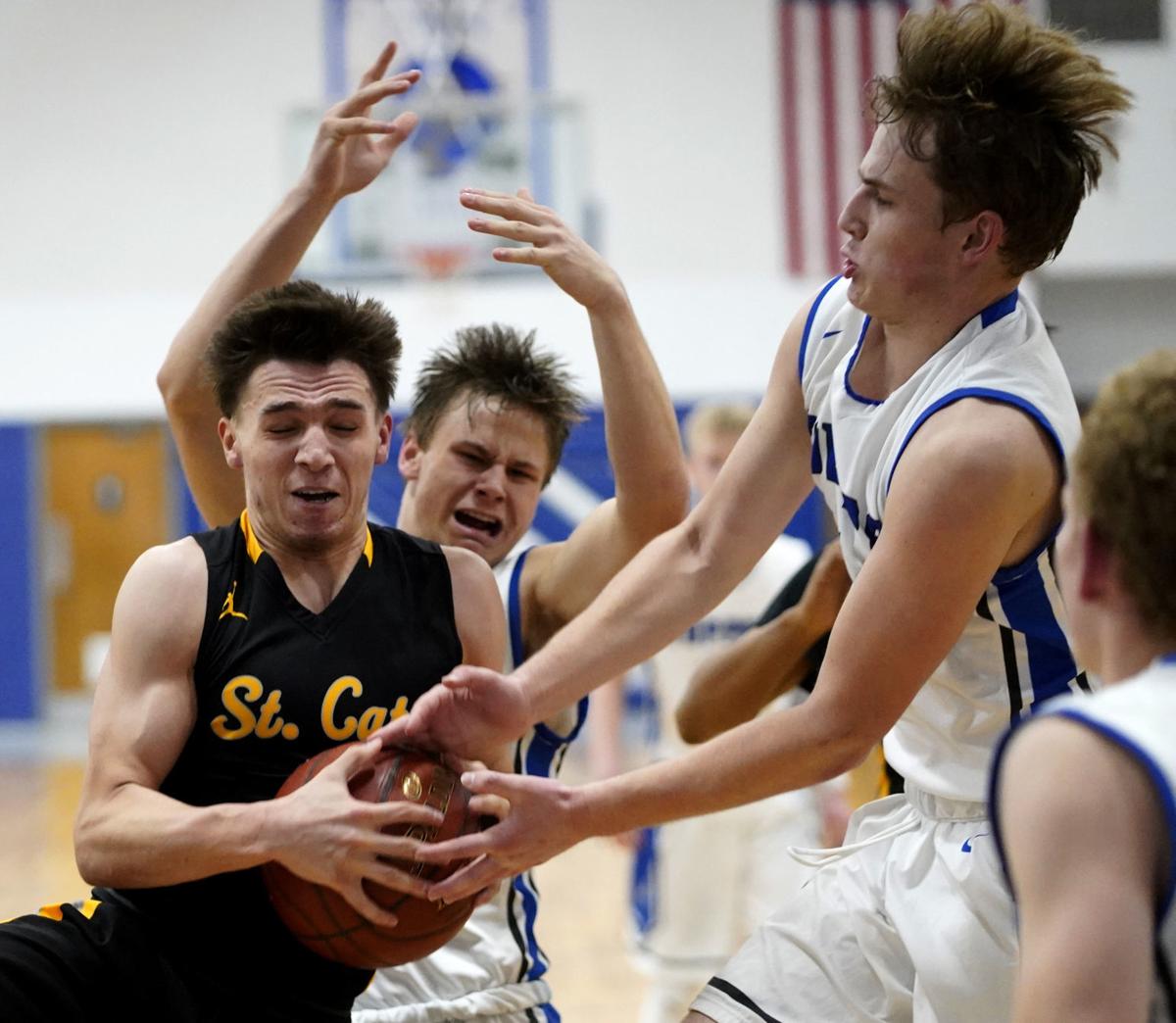 Boys Basketball Experienced Catholic Central Eyeing The State