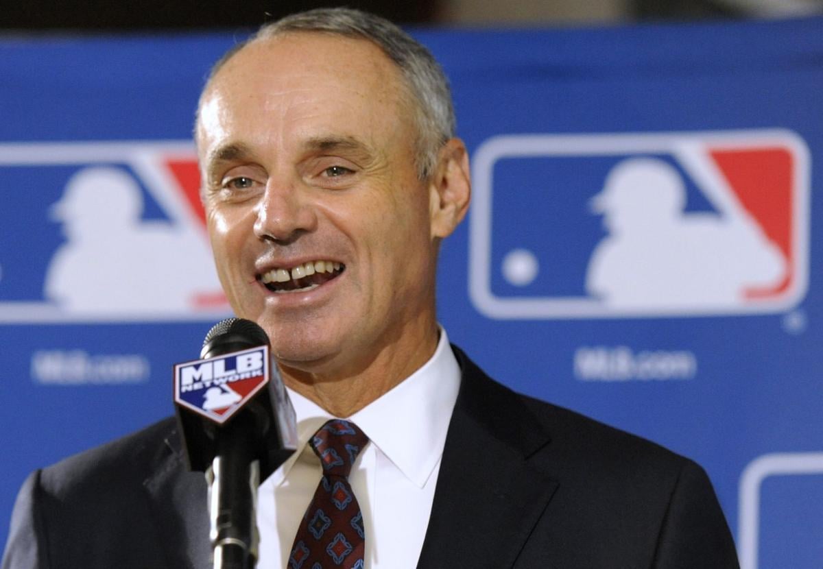 Rob Manfred to Meet With Cleveland Indians Owner Over Use of Controversial 'Chief  Wahoo' Logo