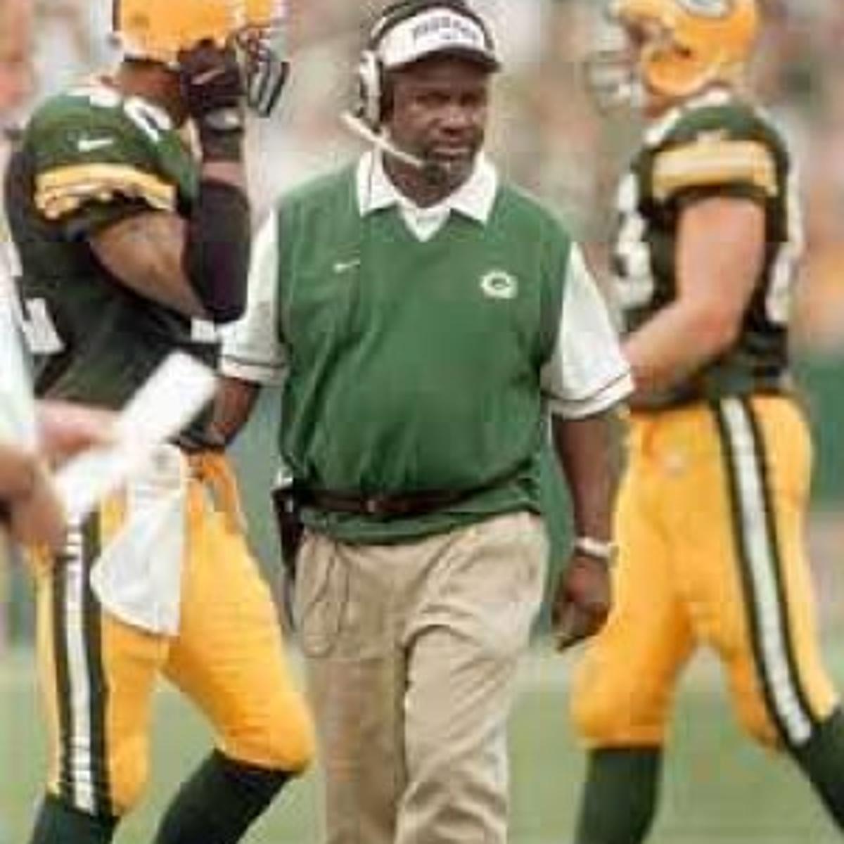 Rhodes Packers Set Him Up As Fall Guy Journaltimes Com