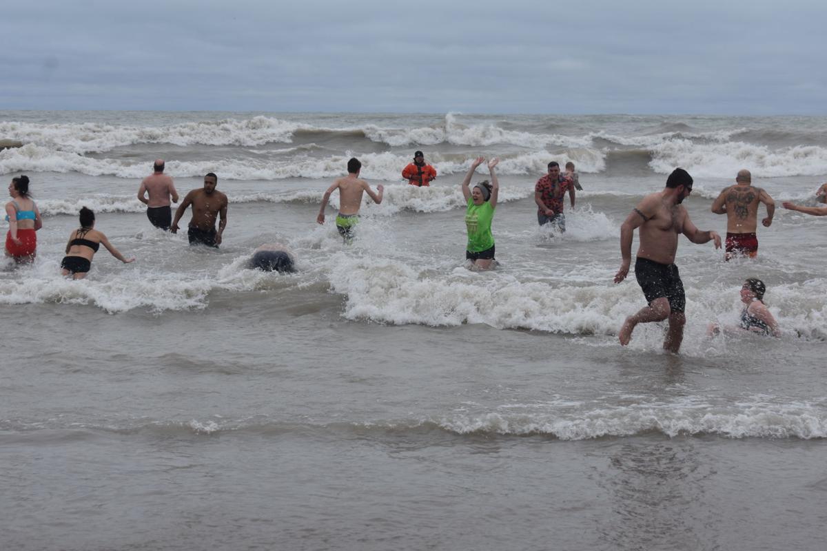 Splash and Dash rings in New Year with a swim Local News