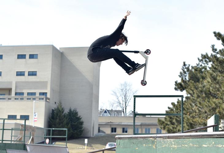 Do a Kickflip, Ice And Snow Do a Kickflip' Women's T-Shirt