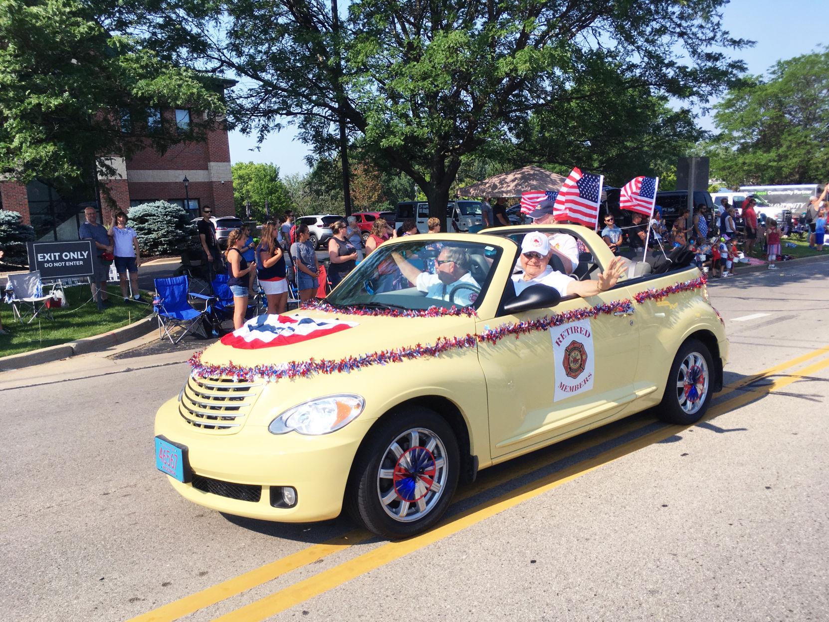 Retired firefighters arrive in flashy car for Union Grove Fourth of July parade