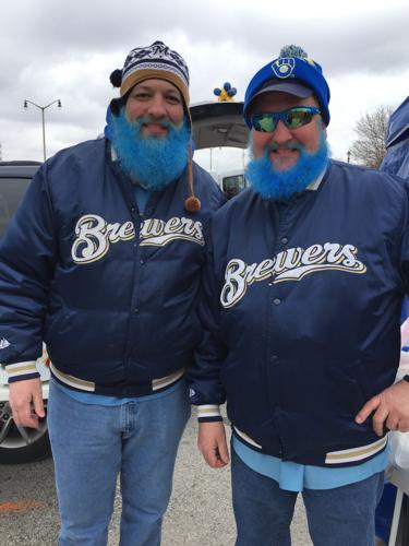 Milwaukee, WI, USA. 8th Apr, 2016. The Brewers Sausages race