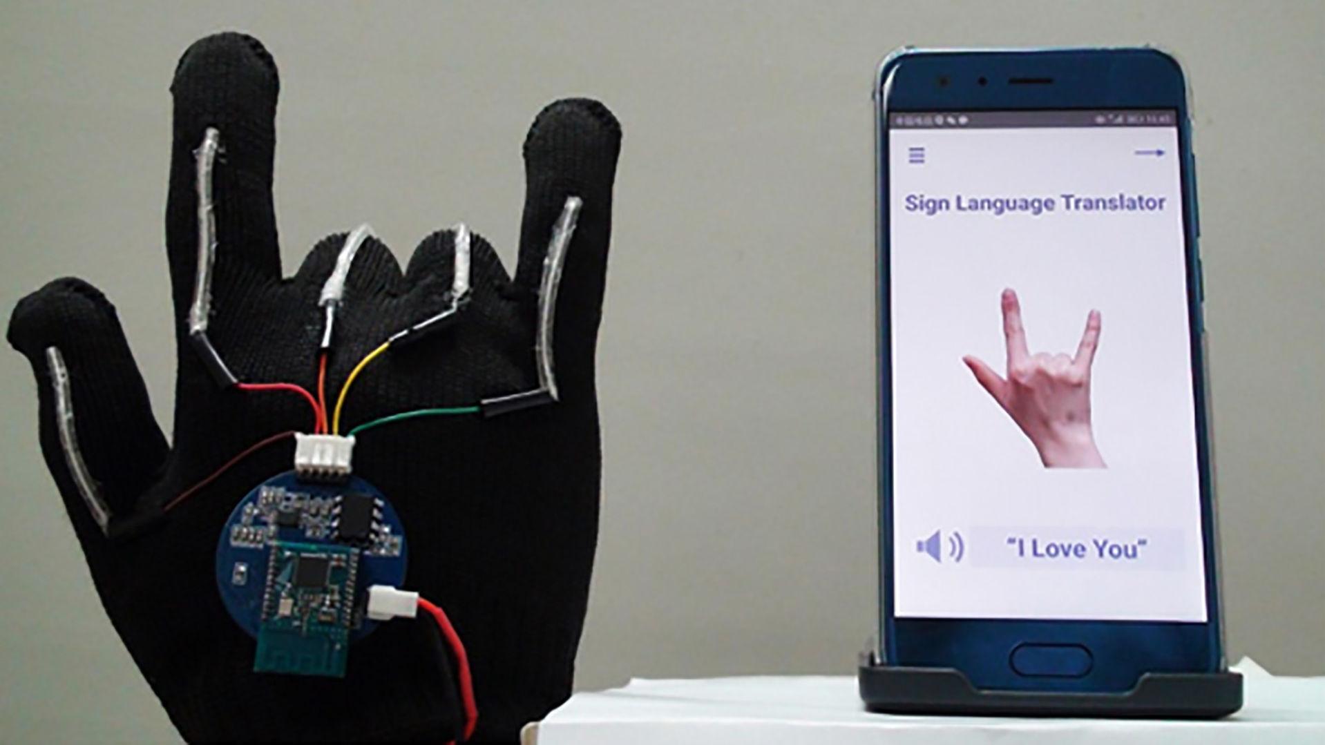 This New High Tech Glove Translates Sign Language Into Speech In Real Time National Journaltimes Com